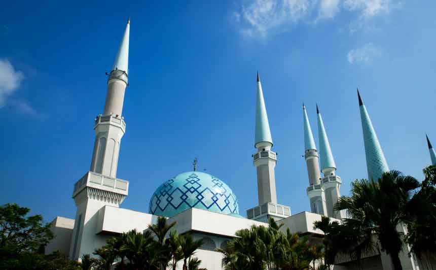 masjid terbesar di malaysia